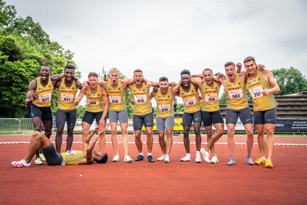 Die 4x100m Staffeln des DLVs: Owen Ansah (Hamburger SV), Lucas Ansah-Peprah (Hamburger SV), Kevin Kranz (Sprintteam Wetzlar), Marvin Schulte (SC DHfK Leipzig e.V.), Roy Schmidt (SC DHfK Leipzig e.V.), Deniz Almas (VfL Wolfsburg), James Adebola (SCC Berlin), Milo Skupin-Alfa (LG Offenburg), Julian Wagner (LC Top Team Thueringen), Patrick Domogala (MTG Mannheim) am 03.06.2022 waehrend der Sparkassen Gala in Regensburg